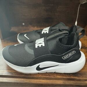 Nike Kids Black and White Slip-On Sneakers